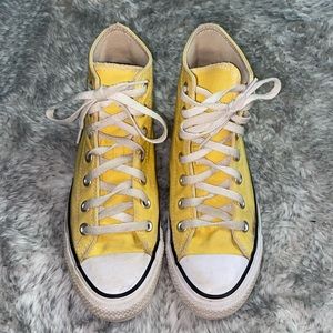 Yellow Chuck Taylor Convers